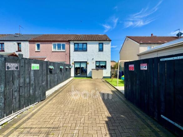 Erskinfauld Road, Linwood driveway