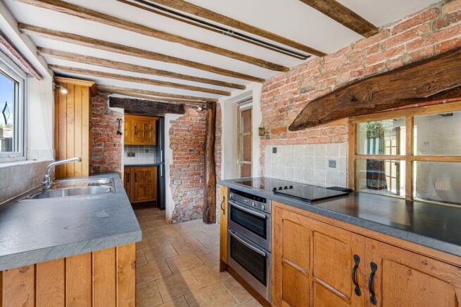 2 bed Cottage for sale Image 11