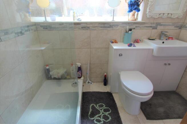 Bathroom.JPG