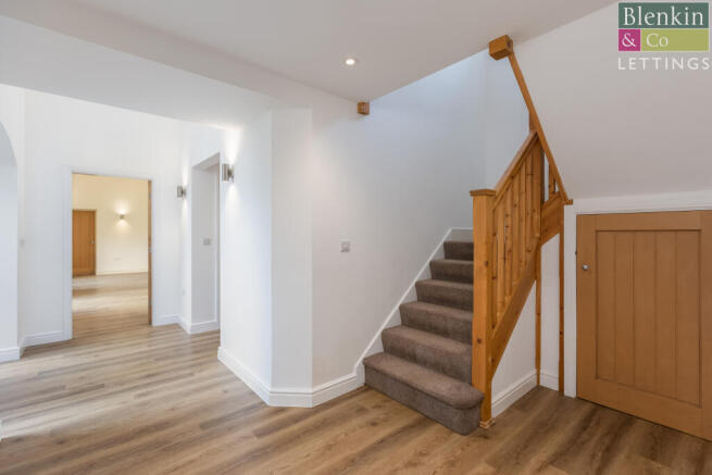 3 bed Barn Conversion to rent Image 9