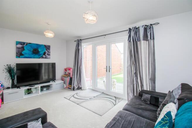 4 bed Detached for sale Image 5