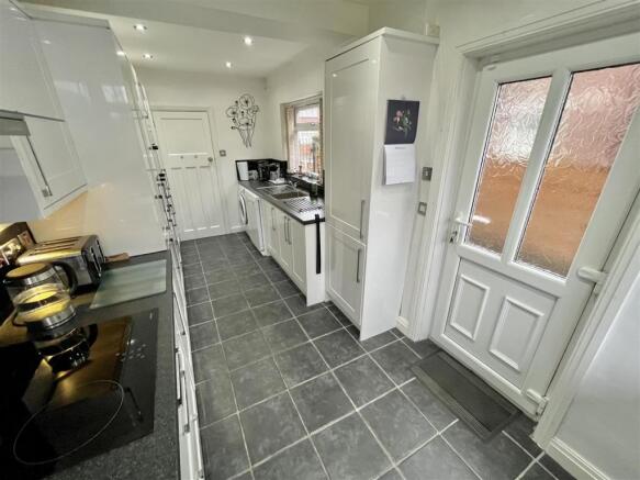 Kitchen Aspect 3.jpg