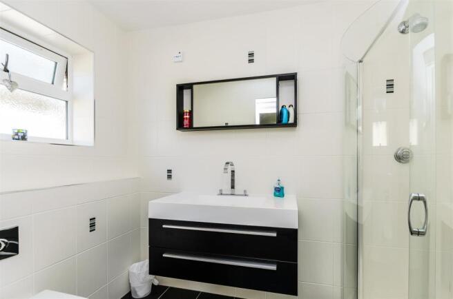 8306966-interior13.jpg
