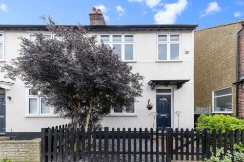 Minniedale, Surbiton, KT5