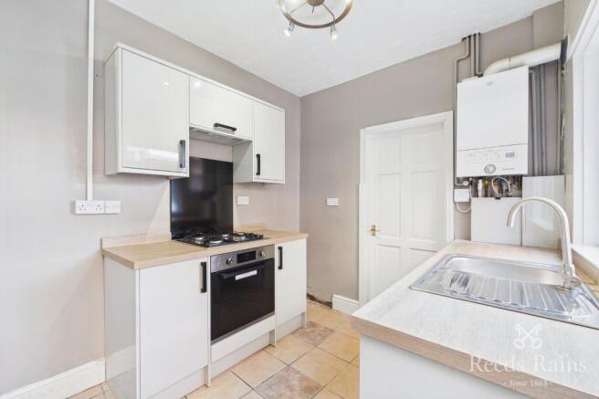 3 bed Terraced to rent Image 5