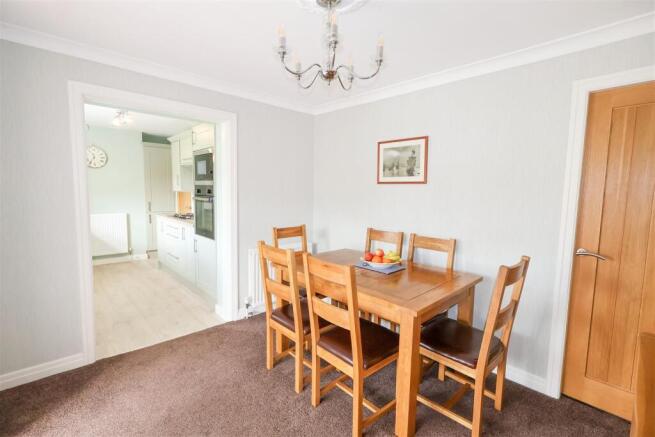 3 bed Detached Bungalow for sale Image 12