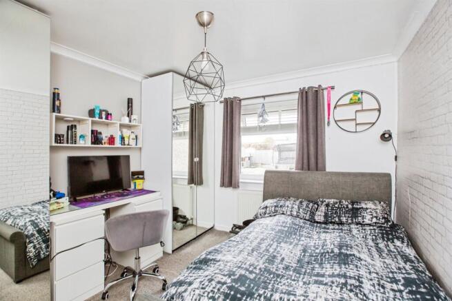 3 bed Semi-Detached for sale Image 7