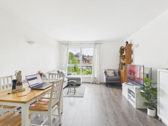 CAM04922G0-PR0033-STILL004