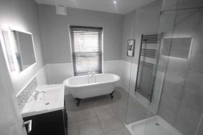 3 bed House to rent Image 12