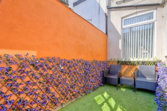 2 bed Terraced for sale Image 12