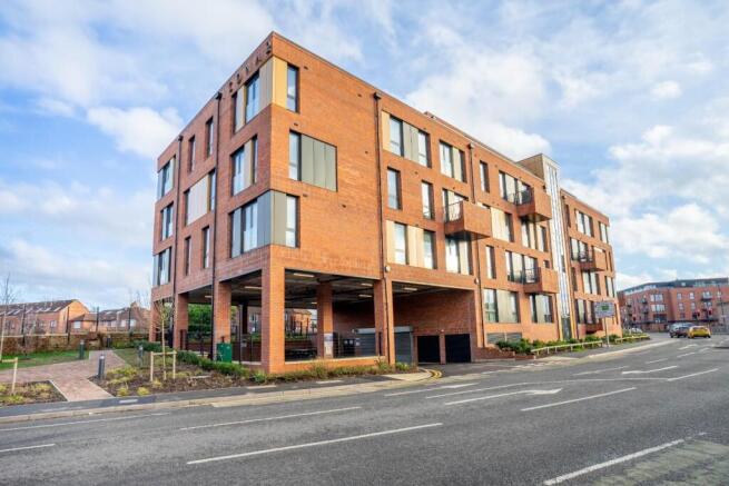 2 bed Apartment for sale Image 11