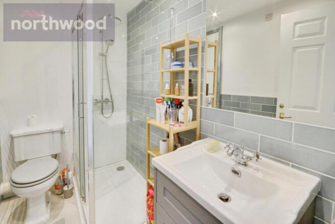3 bed Town House to rent Image 5
