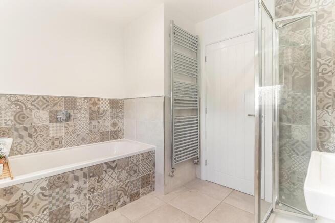 5 bed Detached for sale Image 10