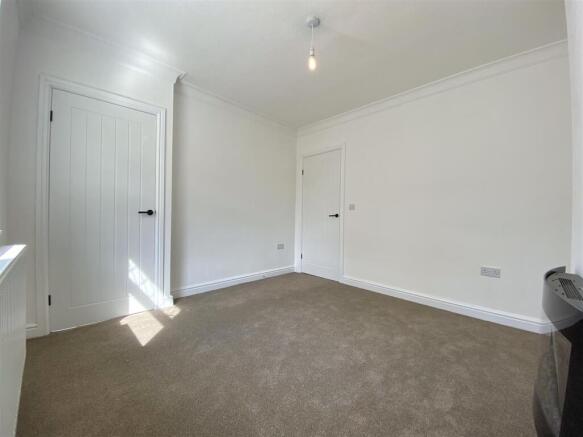 2 bed Terraced for sale Image 6