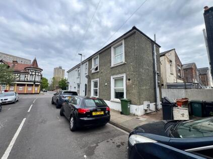 84c Somers Road, Southsea, PO5 4PY