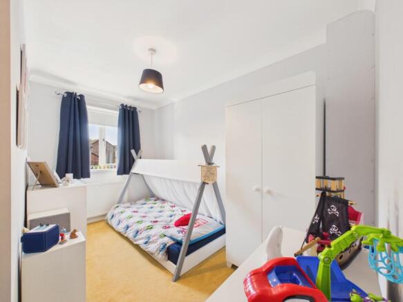4 bed Semi-Detached for sale Image 5