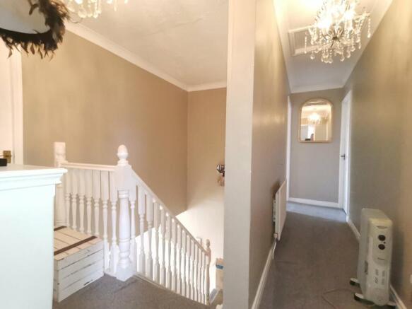 4 bed Detached for sale Image 7