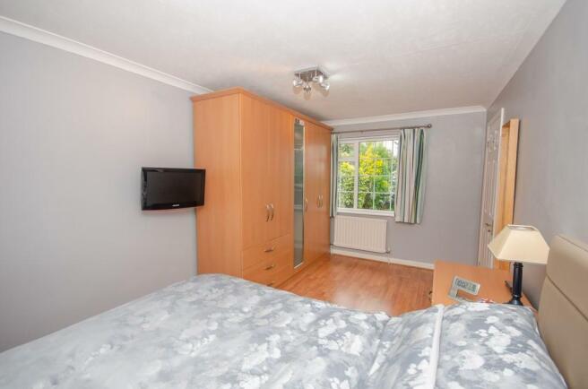 Bedroom three pic 2.jpg