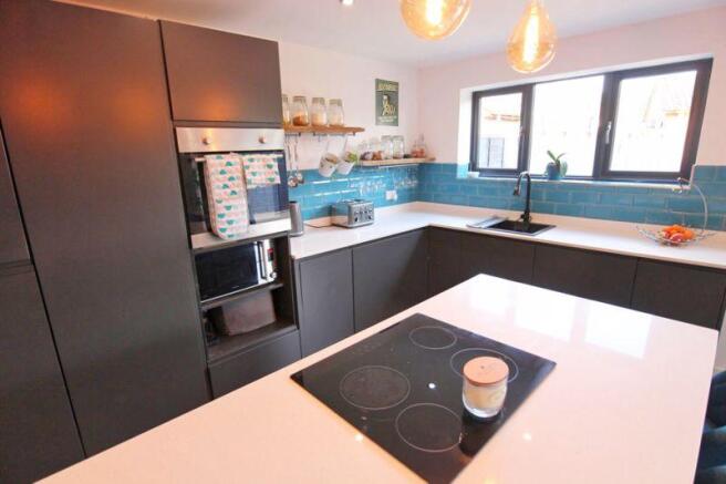 Kitchen/Dining...