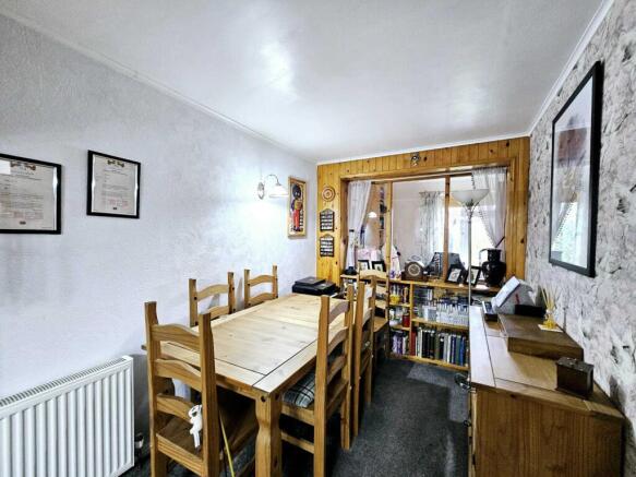 4 bed Semi-Detached for sale Image 5