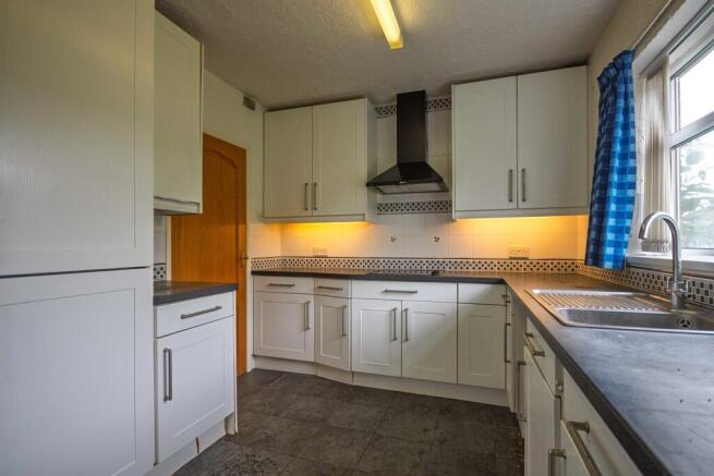 2 bed Semi-Detached Bungalow for sale Image 4