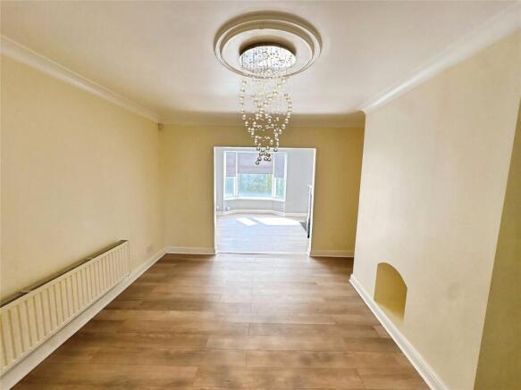 3 bed Semi-Detached to rent Image 4