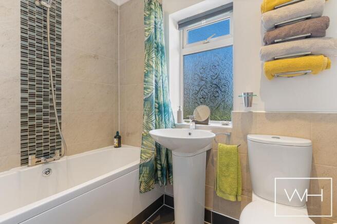 4 bed Detached for sale Image 6