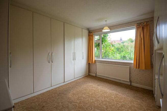 2 bed Semi-Detached Bungalow for sale Image 6