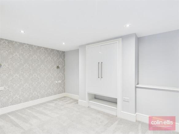 2 bed Ground Flat to rent Image 9