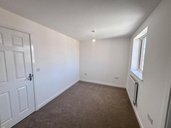 3 bed Detached to rent Image 8