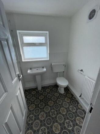 1 bed House Share to rent Image 10