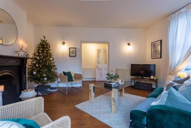 Lounge 2 Frinton.jpg