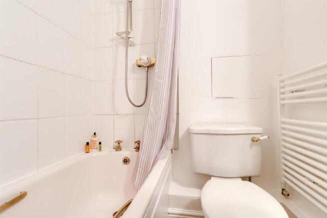 Bathroom (5).jpg