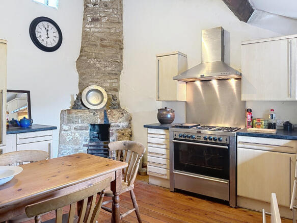 2 bed Terraced for sale Image 6