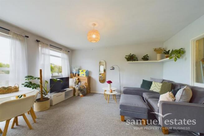 Living Room / Kitche