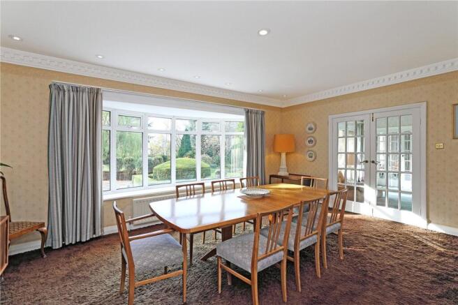 5 bed Detached for sale Image 8