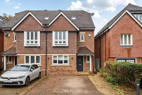 Poplar Close, Epsom, KT17