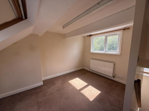 3 bed Terraced for sale Image 11