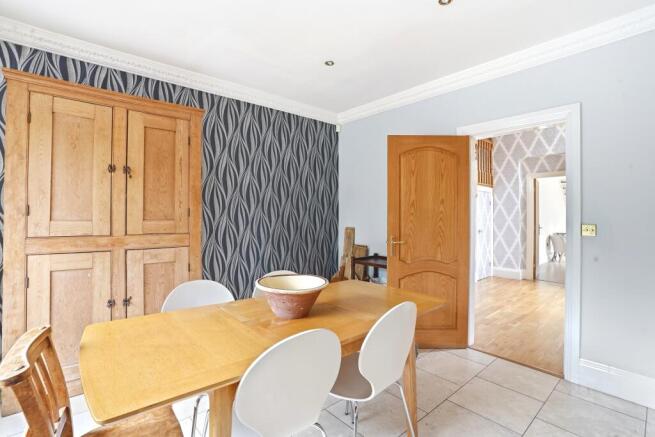 6 bed Detached for sale Image 8