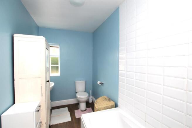 Bathroom.JPG