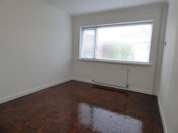 18 St Davids Close Dining Room Di .JPG