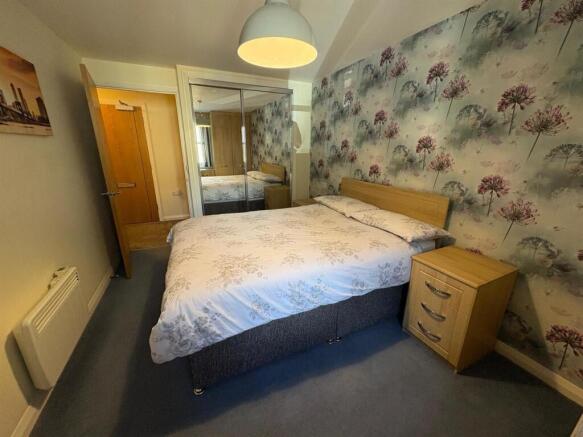1 bed Apartment for sale Image 6