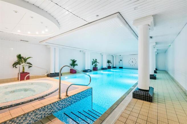 Pool.jpg
