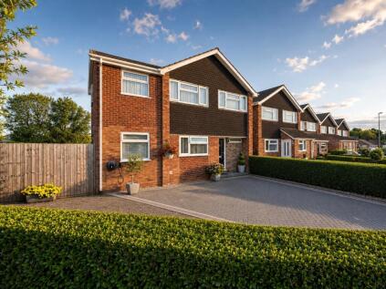 Columbia Drive, Worcester, Worcestershire, WR2