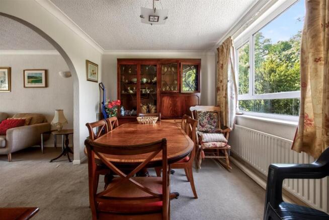 3 bed Apartment for sale Image 6