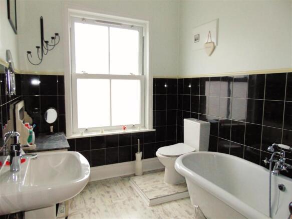 Bathroom.JPG