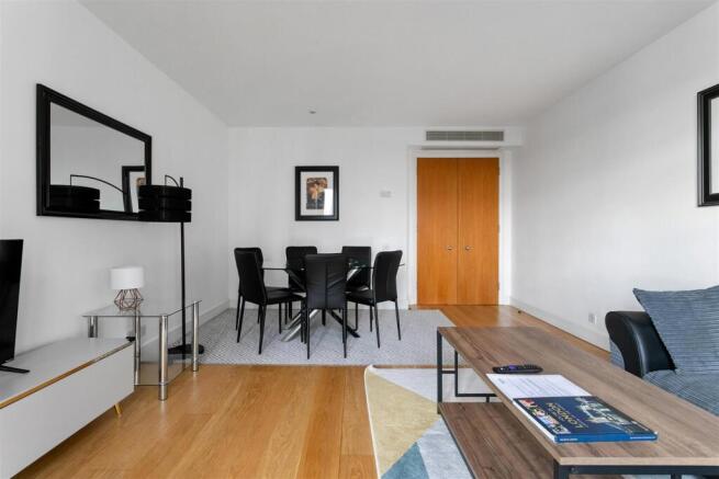 050120264_REL_Apartment 67a Belgrave Court 36 West