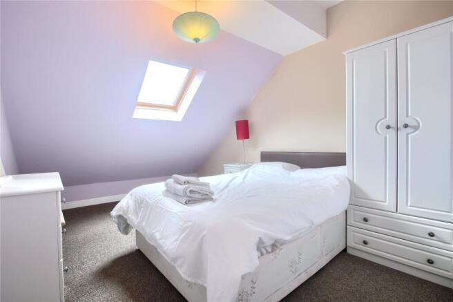 2 bed Flat for sale Image 9