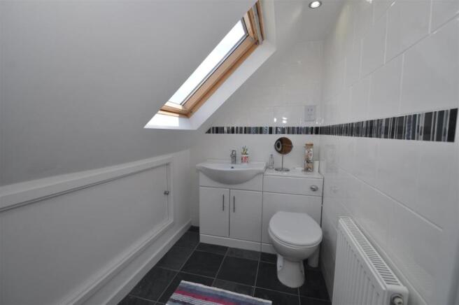 Cloakroom (Second Floor)