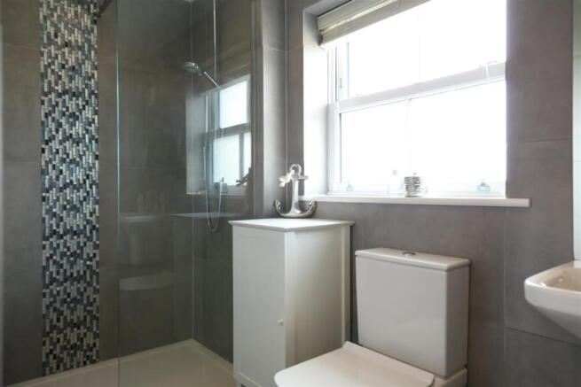 EN SUITE SHOWER ROOM